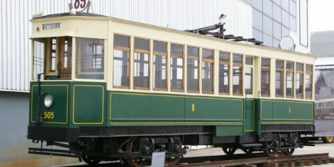 tram. paris motrice n°505 (ex 589) le bourget 05 2005